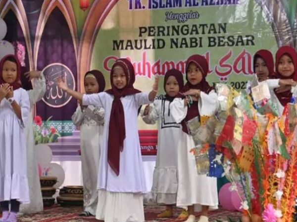Kegiatan Peringatan Maulid Nabi Muhammad SAW di SDN Kaltengah 01